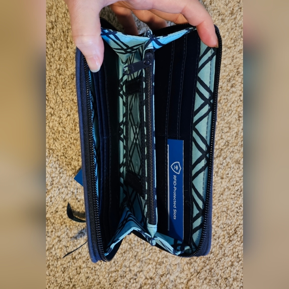 NWT Vera Bradley Rfid Georgia wallet - Picture 4 of 5